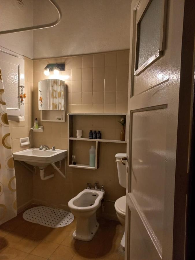 Casa Confortable - Parque Central - Estacionamiento, Patio, 3 Banos, 5 Habitaciones - La Cieneguita Luaran gambar